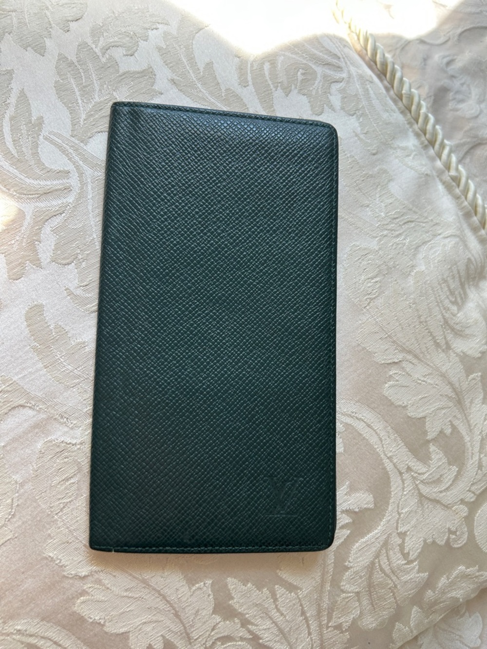 7022. Authentic LV Vintage Dark Green Leather Long Wallet/Passport Holder. - Picture 1 of 11